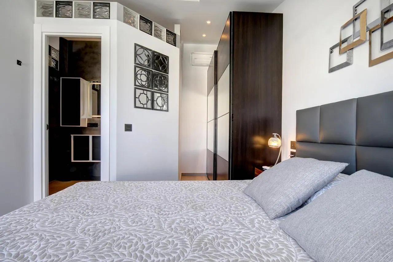 Penthouse Deluxe, Carolina Park, Marbella Apartment